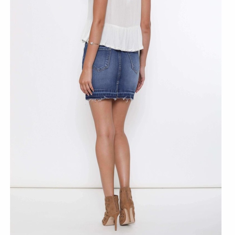 KanCan Jeans Medium Wash Released Hem Skirt - Picture 2 of 4